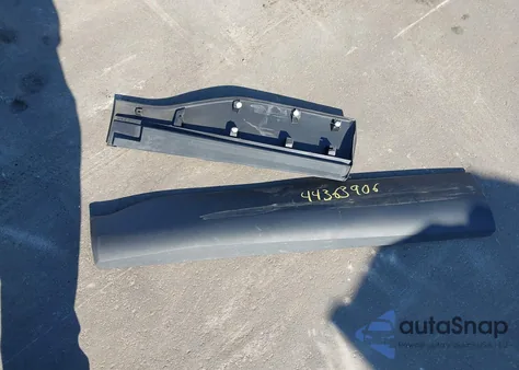 2023 Toyota Corolla Cross Le z USA, uszkodzony, nr VIN 7MUCAABG7PV070389